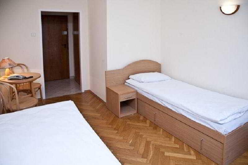 Perla Lesna Nadarzyn Bed and Breakfast Eksteriør billede