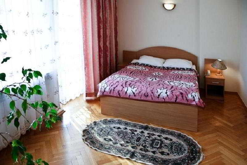 Perla Lesna Nadarzyn Bed and Breakfast Eksteriør billede